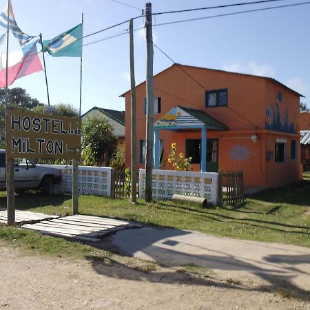 Hostel Lo De Milton Barra de Valizas Exteriör bild